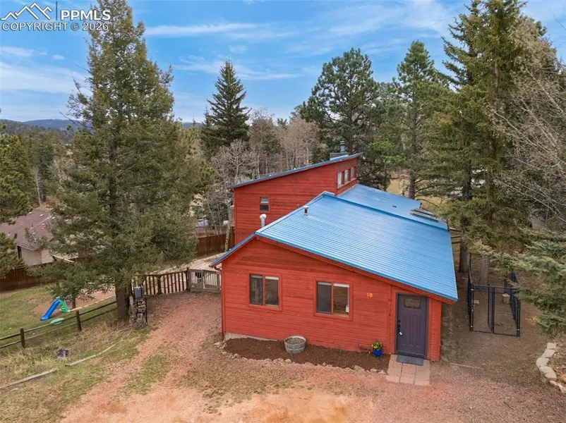 18 Holiday DR, Woodland Park, CO 80863