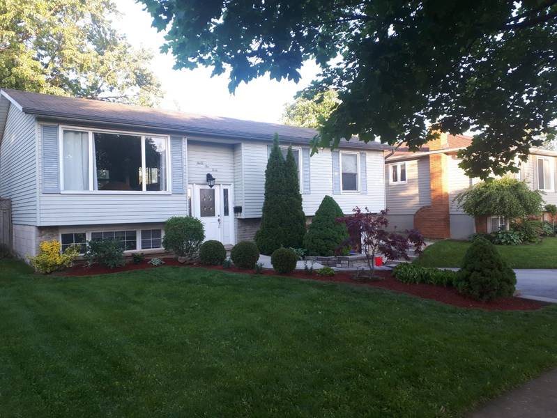 3140 Michael CRES #B, Burlington, ON L7M 1V4