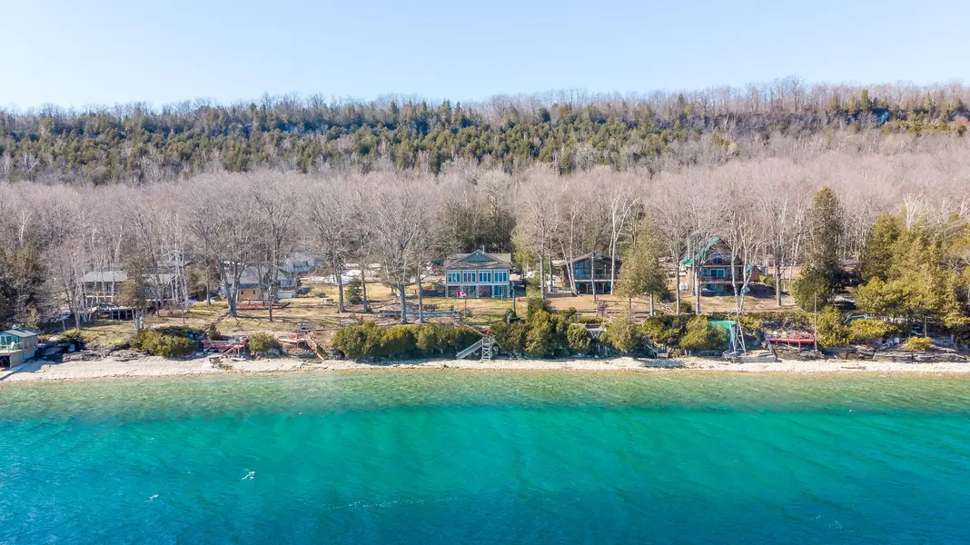 2 2nd AVE, South Bruce Peninsula, ON N0H 2T0