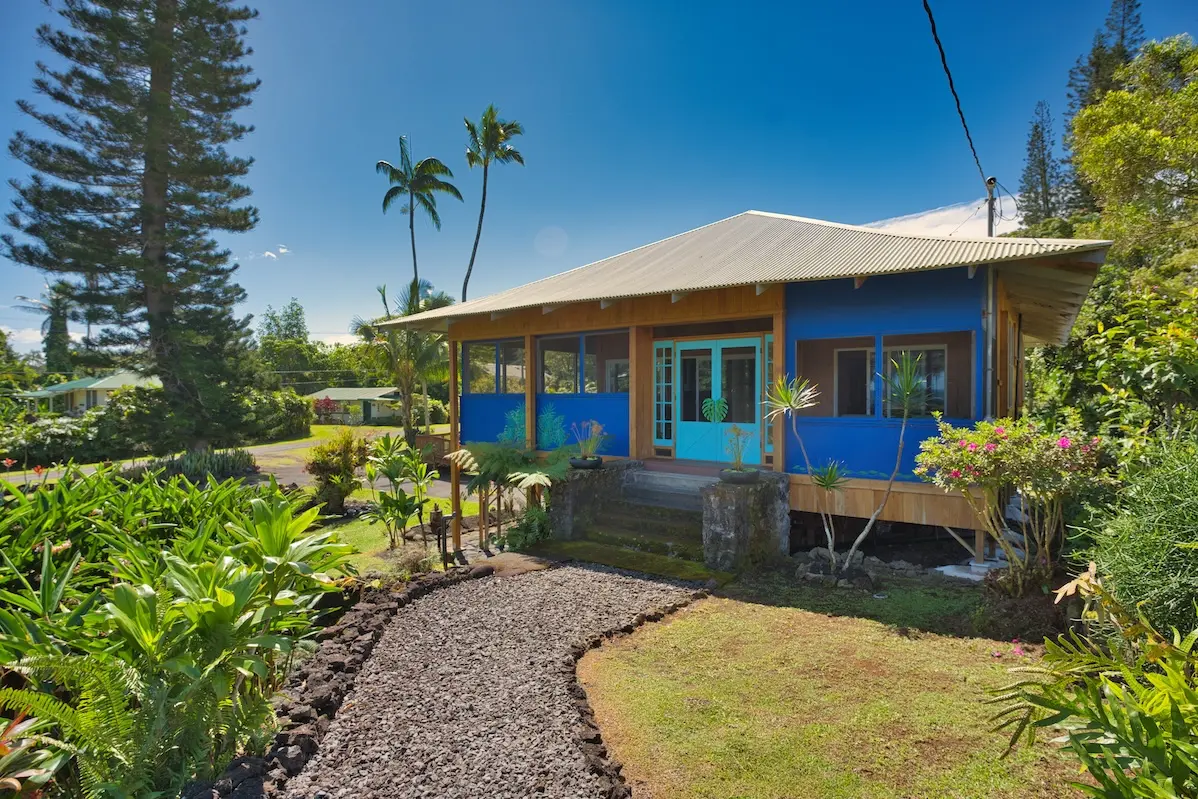2070 KALANIANAOLE ST, Hilo, HI 96720