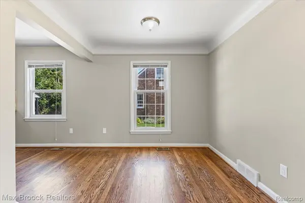 13710 Balfour ST, Oak Park, MI 48237