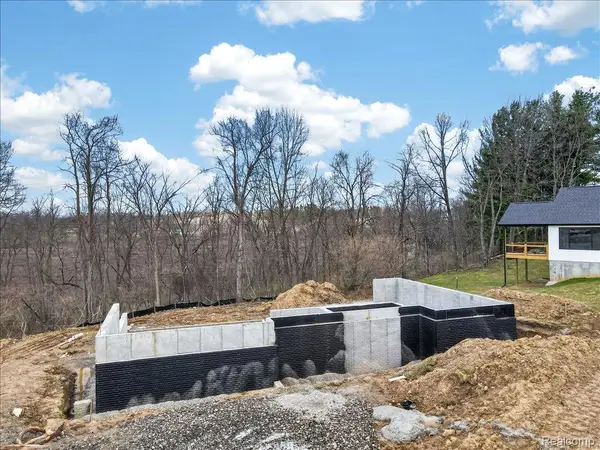 4060 Metamora Ridge RD, Metamora Village, MI 48455