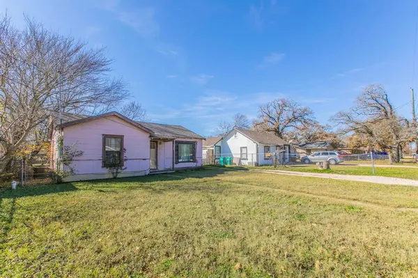 108 N Lakeview Drive, Lacy Lakeview, TX 76705