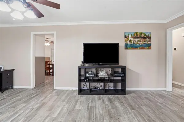 3904 Lakewood Drive, Lake Worth, TX 76135