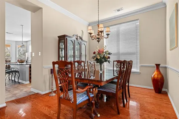 6211 Parkside Drive, Arlington, TX 76001