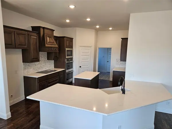 385 Willie's Court, Whitesboro, TX 76273