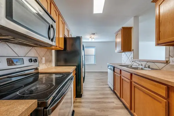 9817 Tanglebrush Drive, Mckinney, TX 75072