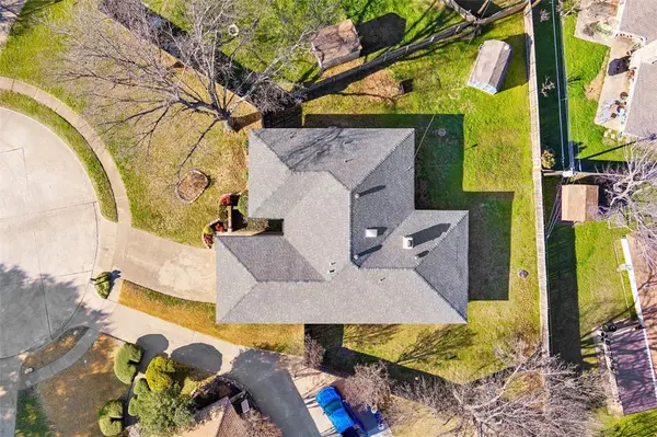 805 Cove Hollow, Irving, TX 75060