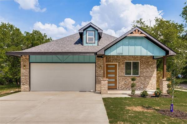 1329 Arizona Avenue, Fort Worth, TX 76104