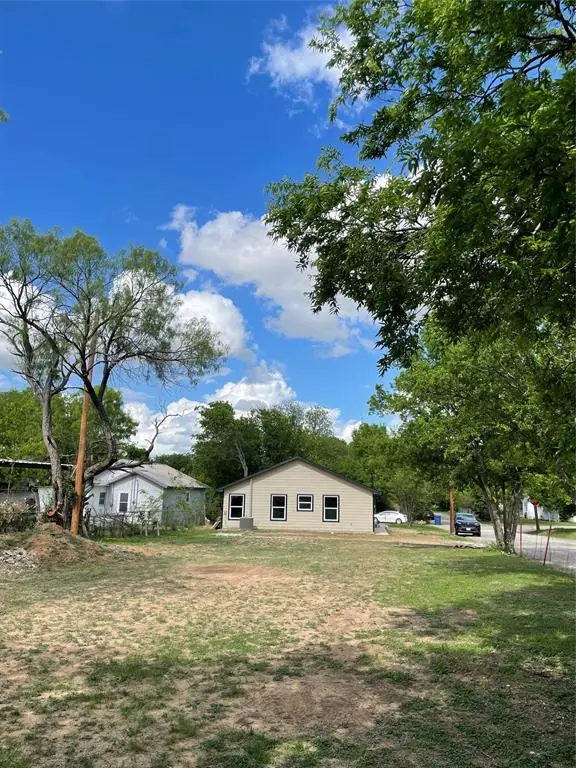 2515 Vine Street, Brownwood, TX 76801