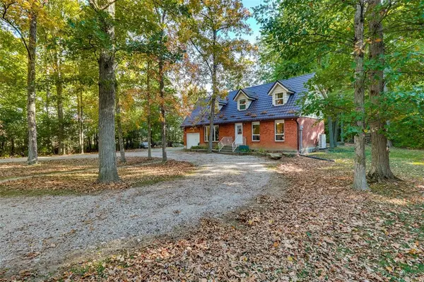 4690 FOREST Road, Brooke-alvinston, ON N0M 2S0