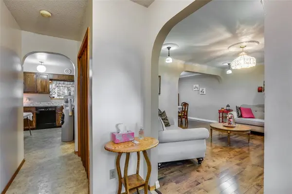 4690 FOREST Road, Brooke-alvinston, ON N0M 2S0