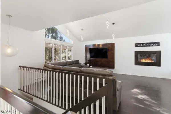 433 Chase Ave, Lyndhurst Twp., NJ 07071