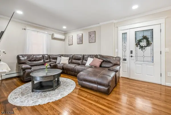 27 Mountain Ave, Wanaque Boro, NJ 07465