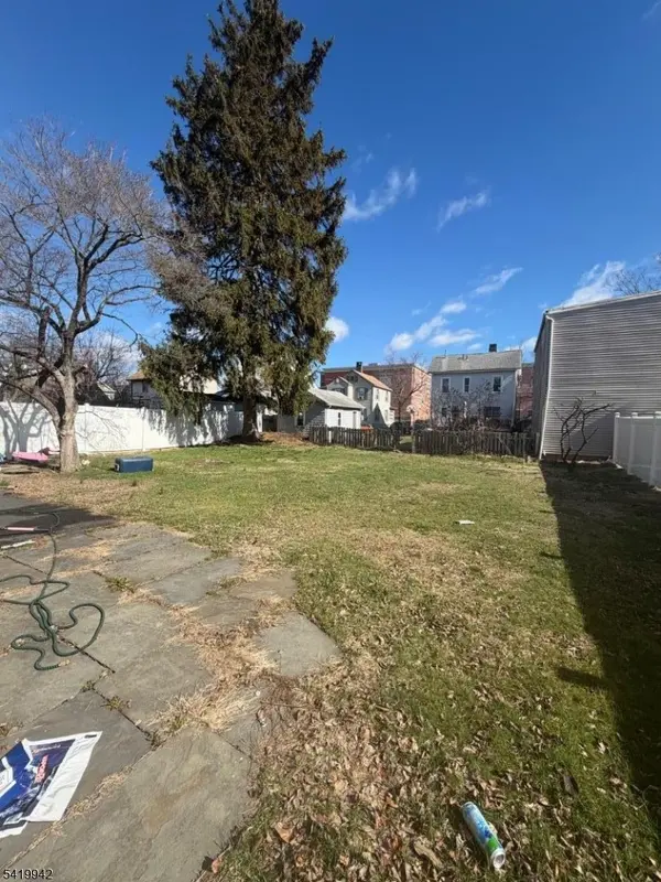 78 Duer St, North Plainfield Boro, NJ 07060