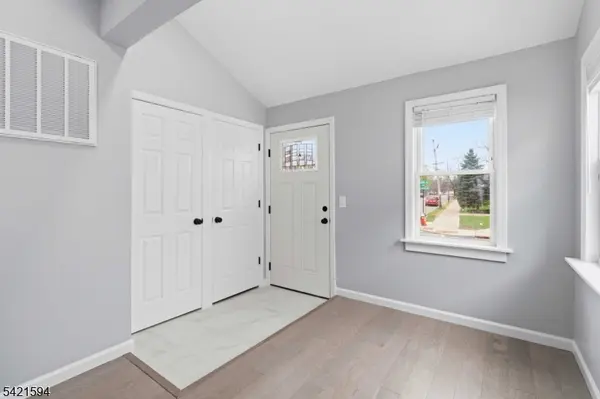 77 Lakeside Ave, Pompton Lakes Boro, NJ 07442