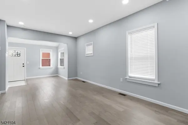 77 Lakeside Ave, Pompton Lakes Boro, NJ 07442