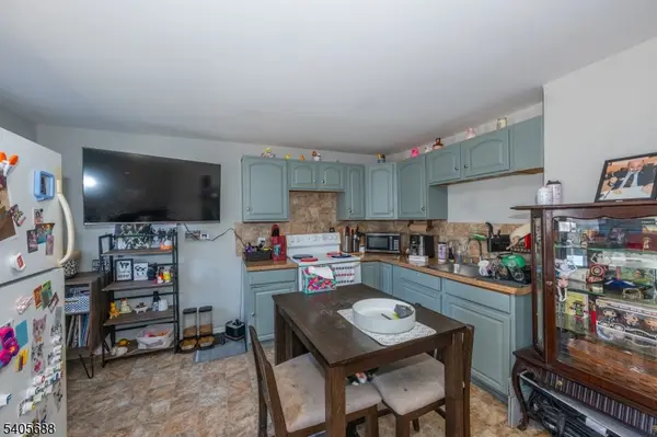 45 Madison St, Newton Town, NJ 07860