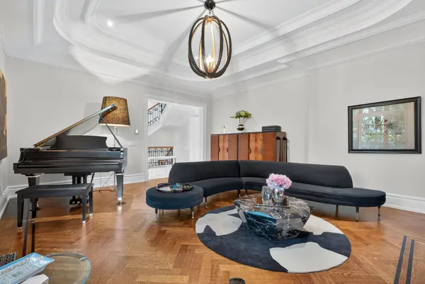 76 Arjay CRES, Toronto C12, ON M2L 1C7