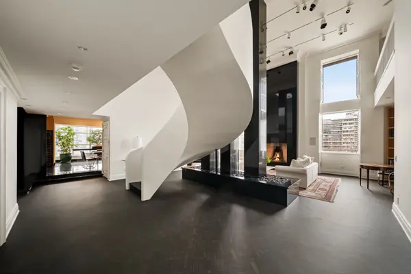 2 Lynwood AVE #PH1, Toronto C02, ON M4V 1K2