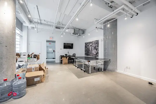 373 King ST W #3rd Floor, Toronto C01, ON M5V 2G5