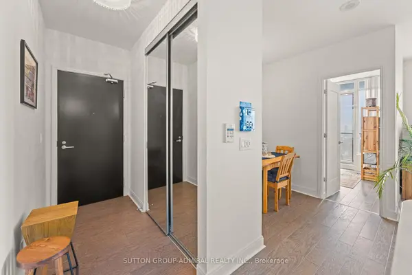 825 Church ST #2106, Toronto C09, ON M4W 3Z4