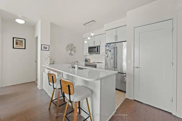 825 Church ST #2106, Toronto C09, ON M4W 3Z4