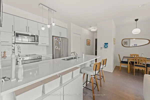 825 Church ST #2106, Toronto C09, ON M4W 3Z4