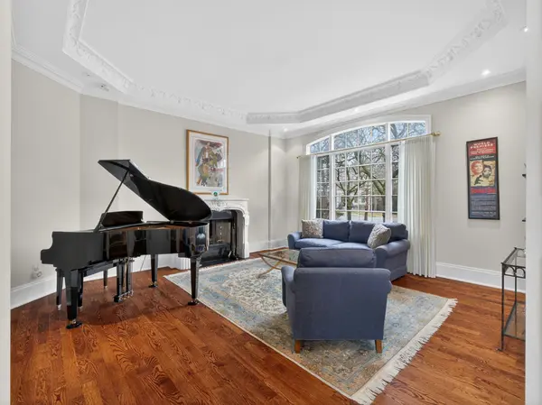 17 Bayview RDG, Toronto C12, ON M2L 1E3