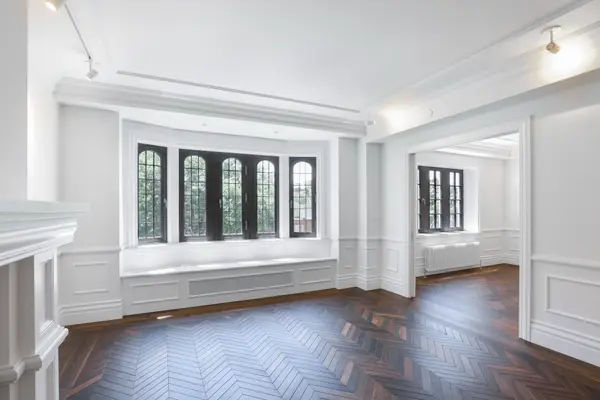 2 Clarendon AVE #201, Toronto C02, ON M4V 1H9