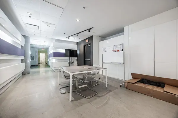 373 King ST W #3rd Floor, Toronto C01, ON M5V 2G5
