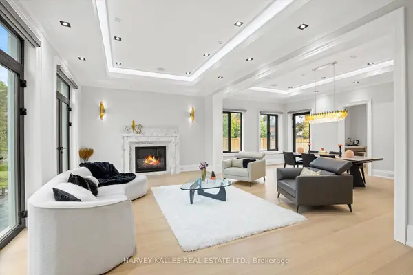 1 Silvergrove RD, Toronto C12, ON M2L 2N5