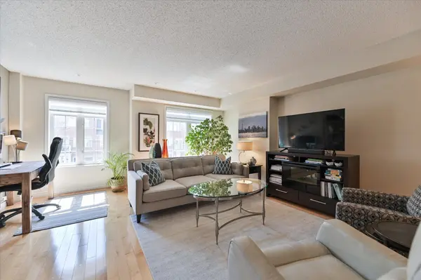 4 Blair ST, Toronto E03, ON M4B 3N6