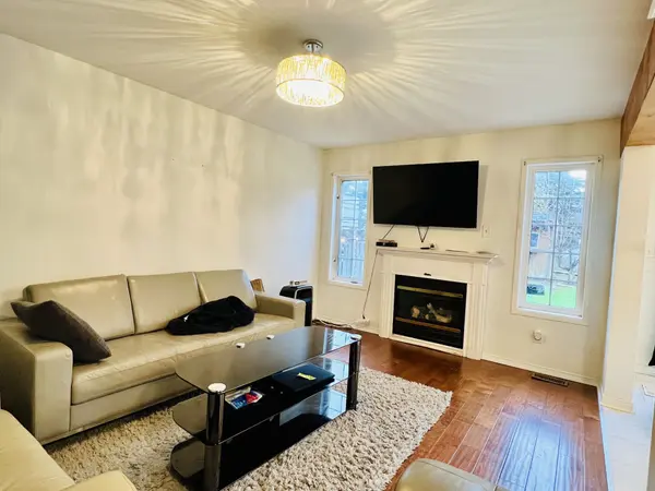 1033 Grandview ST N, Oshawa, ON L1K 2S8