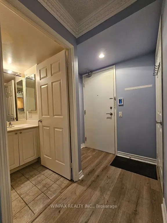 18 Mondeo DR #737, Toronto E04, ON M1P 5C8