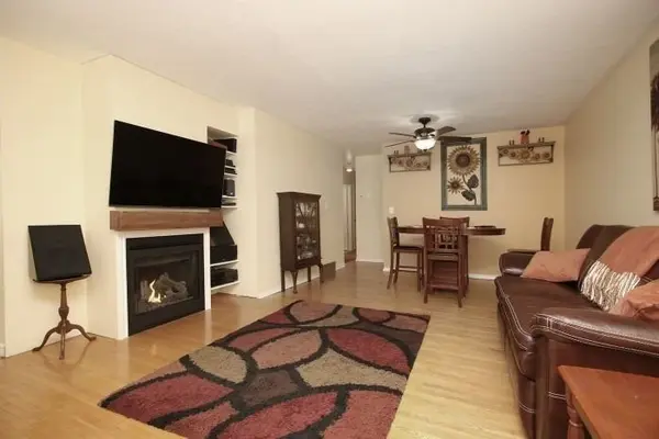 988 Ronlea AVE #Main, Oshawa, ON L1H 2X6