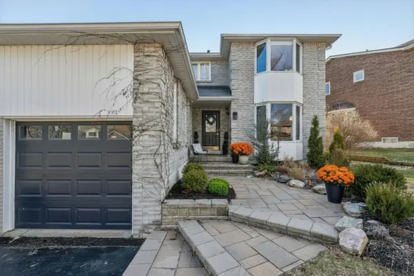 23 Fielding DR, Aurora, ON L4G 4Z4