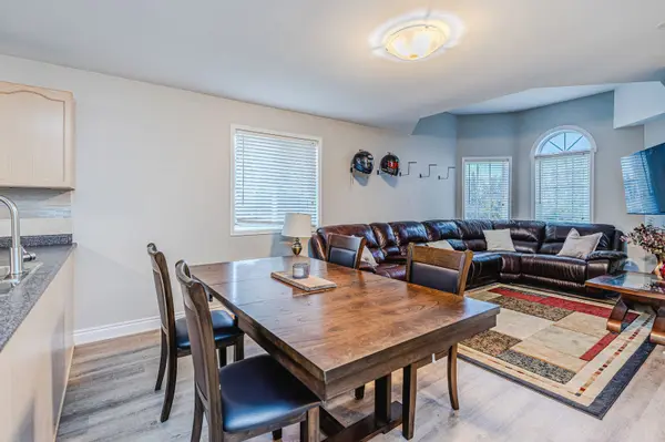 30 Hewitt PL, Barrie, ON L4M 7B3