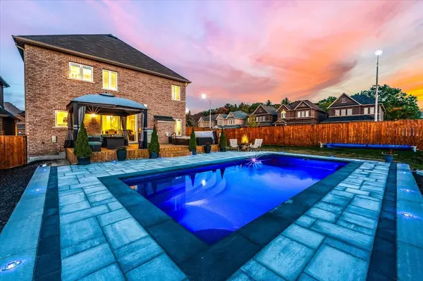 2 Cypress Point ST, Barrie, ON L4N 6J9