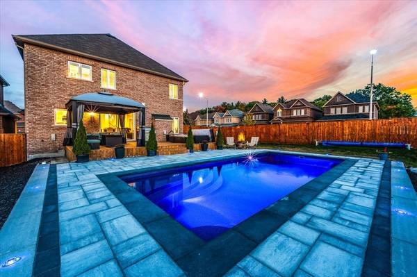 2 Cypress Point ST, Barrie, ON L4N 6J9