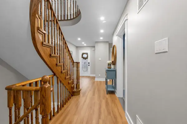 12 Berrydown DR, Caledon, ON L7E 1L8