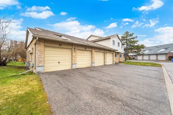 6777 Formentera AVE #37, Mississauga, ON L5N 2M3