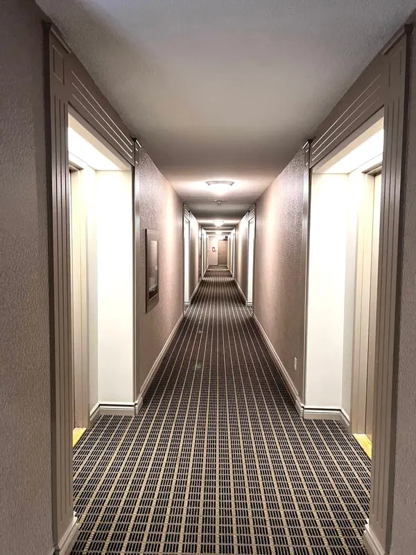 135 Hillcrest AVE #1214, Mississauga, ON L5B 4B1