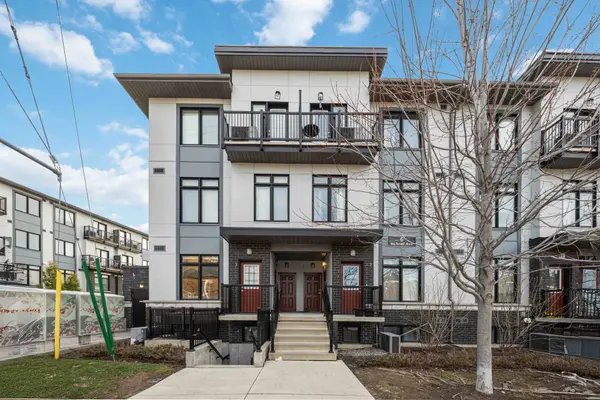 6 Bicknell AVE #1, Toronto W03, ON M6M 0B4