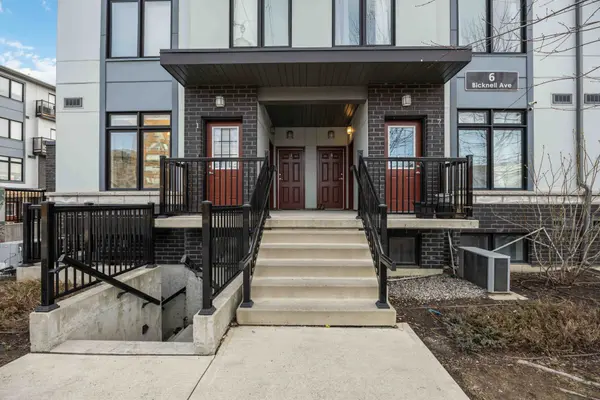 6 Bicknell AVE #1, Toronto W03, ON M6M 0B4