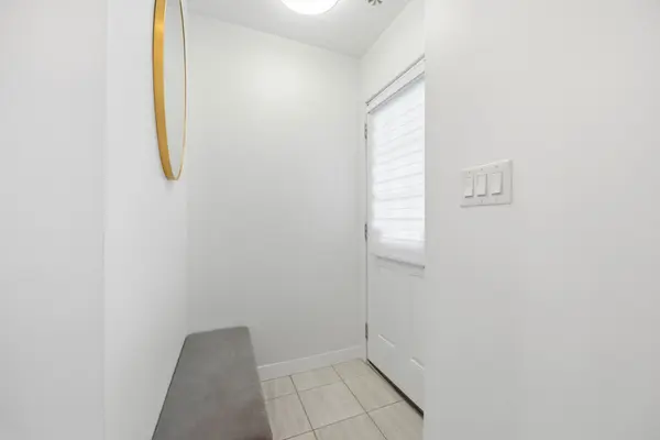 6 Bicknell AVE #1, Toronto W03, ON M6M 0B4