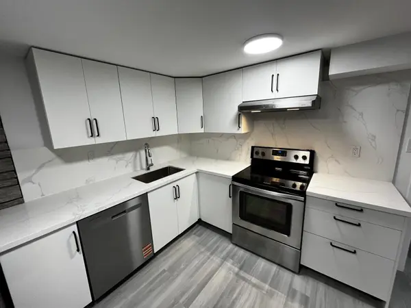 3140 Michael CRES #B, Burlington, ON L7M 1V4