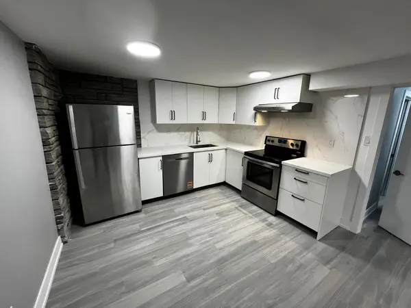 3140 Michael CRES #B, Burlington, ON L7M 1V4