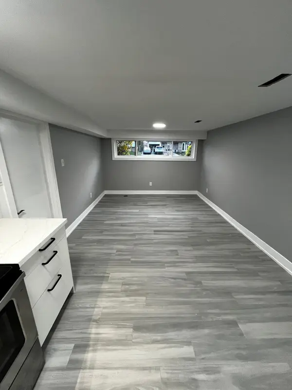 3140 Michael CRES #B, Burlington, ON L7M 1V4