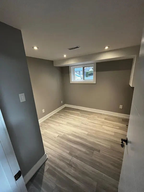 3140 Michael CRES #B, Burlington, ON L7M 1V4